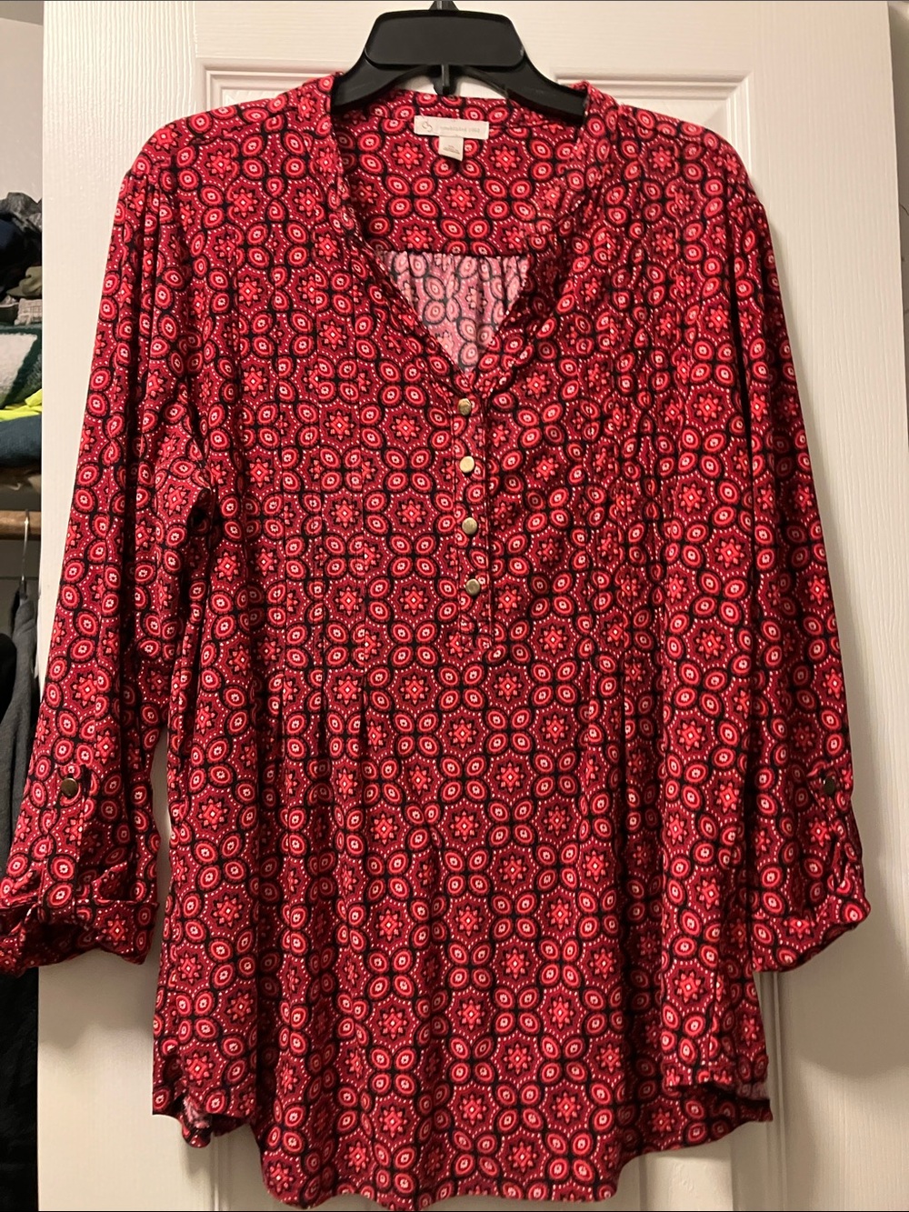 Womens Red Patterned Long-Sleeve Blouse
